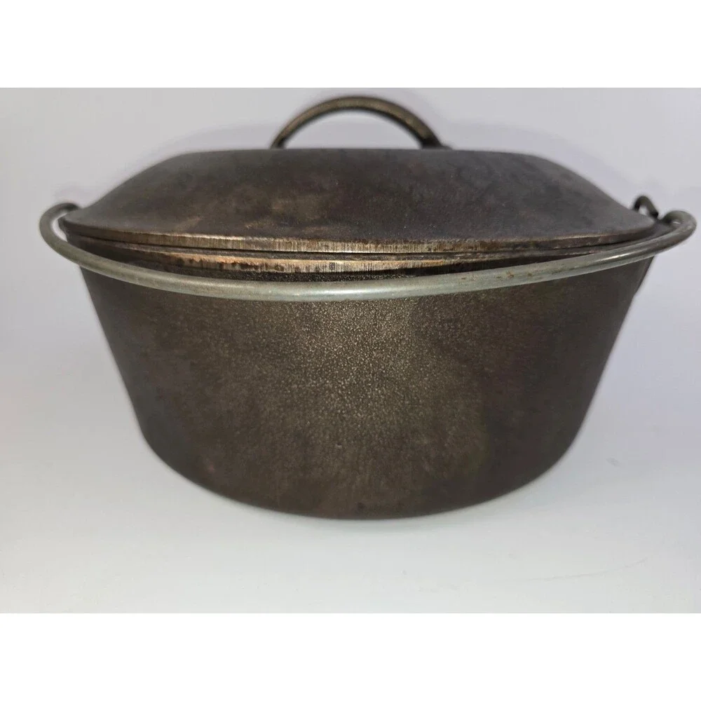Vintage 1960s Sears #8 Cast Iron Dutch Oven Lodge Smooth Bottom Original Insert